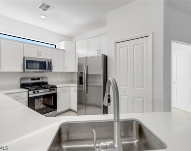 19592 Hinkley Drive - Photo Thumbnail 5