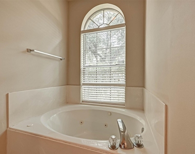12419 Shadycrest Drive - Photo Thumbnail 38