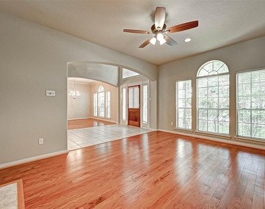 12419 Shadycrest Drive - Photo Thumbnail 7