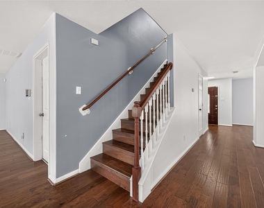 25346 Barmby Drive - Photo Thumbnail 10