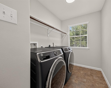 25346 Barmby Drive - Photo Thumbnail 22