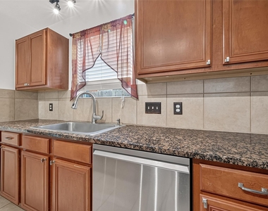 25346 Barmby Drive - Photo Thumbnail 16