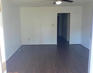 1116 Frances Drive - Photo Thumbnail 6