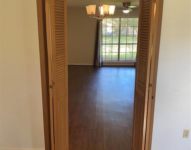 1116 Frances Drive - Photo Thumbnail 4