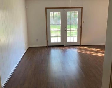 1116 Frances Drive - Photo Thumbnail 3