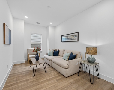 305 Marcella Street - Photo Thumbnail 21