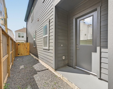 305 Marcella Street - Photo Thumbnail 42