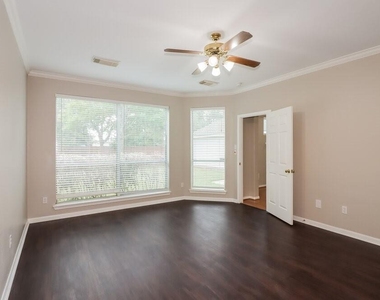 2534 Bridge Hampton Way - Photo Thumbnail 9