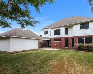 2534 Bridge Hampton Way - Photo Thumbnail 13
