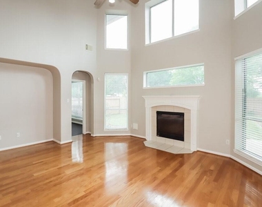 2534 Bridge Hampton Way - Photo Thumbnail 3