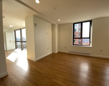 875 Elm - Photo Thumbnail 18