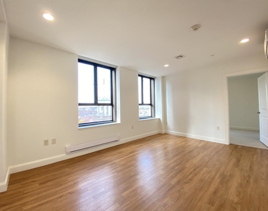 875 Elm - Photo Thumbnail 17