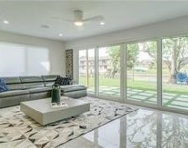 1745 Bikini Court - Photo Thumbnail 7