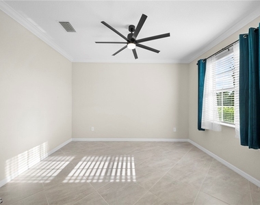 3697 E Hampton Circle - Photo Thumbnail 3