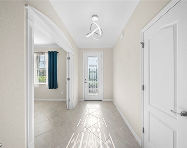 3697 E Hampton Circle - Photo Thumbnail 2