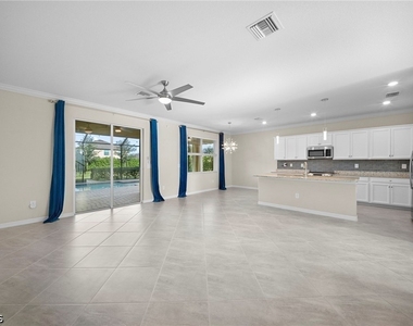 3697 E Hampton Circle - Photo Thumbnail 9