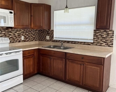 118 Georgia Road - Photo Thumbnail 4