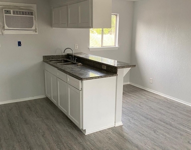 2518 Lidstone Street - Photo Thumbnail 4