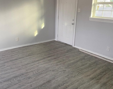 2518 Lidstone Street - Photo Thumbnail 1