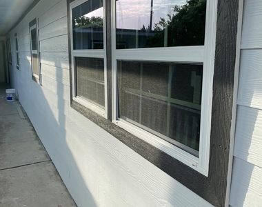 2518 Lidstone Street - Photo Thumbnail 5