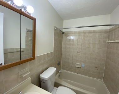 385 Huse - Photo Thumbnail 32