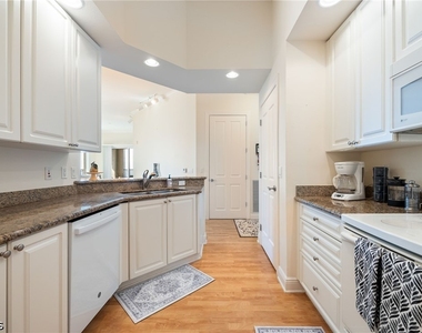 2825 Palm Beach Boulevard - Photo Thumbnail 15