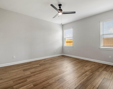 15683 Honey Cove Drive - Photo Thumbnail 14