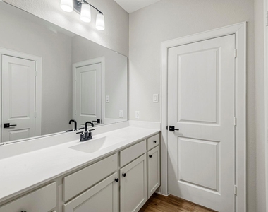 15683 Honey Cove Drive - Photo Thumbnail 21