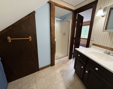 639 Grafton - Photo Thumbnail 14