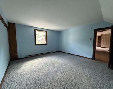 639 Grafton - Photo Thumbnail 8