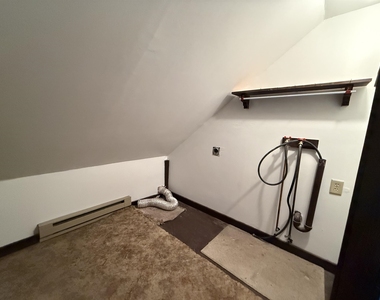 639 Grafton - Photo Thumbnail 15