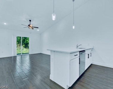 851 Bedford Drive - Photo Thumbnail 4