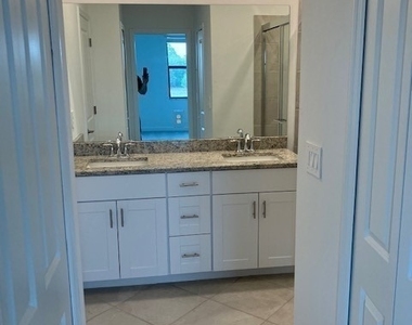 14117 Pine Lodge Lane - Photo Thumbnail 10