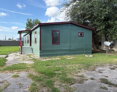 16211 N Shore Drive - Photo Thumbnail 24