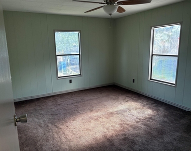 16211 N Shore Drive - Photo Thumbnail 21