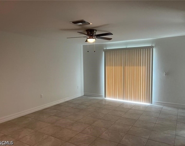 6064 Laurelwood Drive - Photo Thumbnail 4