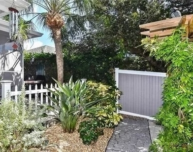 11652 Pawley Avenue - Photo Thumbnail 3