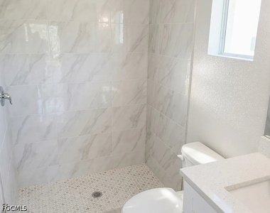 1003 Nw 7th Place - Photo Thumbnail 12