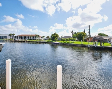 4707 Se 5th Avenue - Photo Thumbnail 5