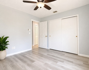 124 Se 27th Street - Photo Thumbnail 14