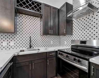 7987 Chateau Street - Photo Thumbnail 14