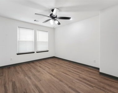 7987 Chateau Street - Photo Thumbnail 26