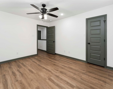 7987 Chateau Street - Photo Thumbnail 27