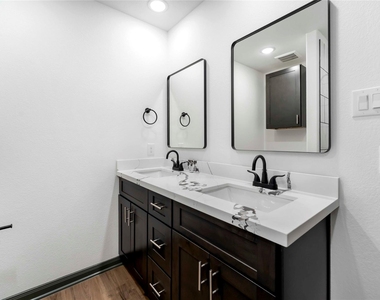 7987 Chateau Street - Photo Thumbnail 29