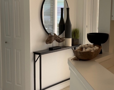 9120 Greenleaf Court - Photo Thumbnail 4