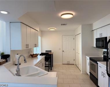 9120 Greenleaf Court - Photo Thumbnail 8