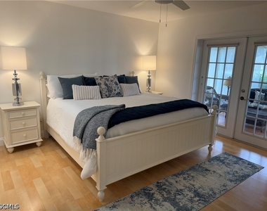 9120 Greenleaf Court - Photo Thumbnail 9