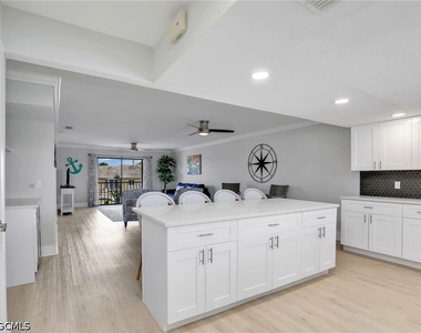 4817 Sw 8th Place - Photo Thumbnail 4