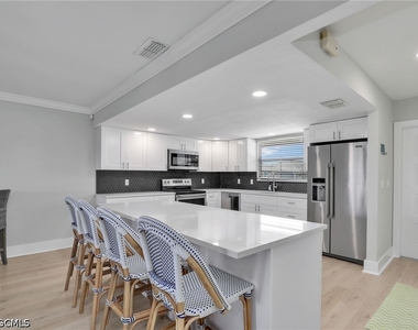 4817 Sw 8th Place - Photo Thumbnail 9