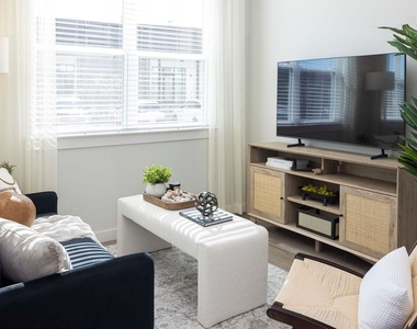 1505 Oliver Street - Photo Thumbnail 2